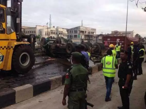One dead as container truck falls on car in Lagos [PHOTO]